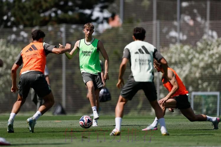 记者:门迪、吕迪格、阿诺德缺席皇马昨日训练